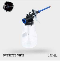 Burette d'huile en plastique vide